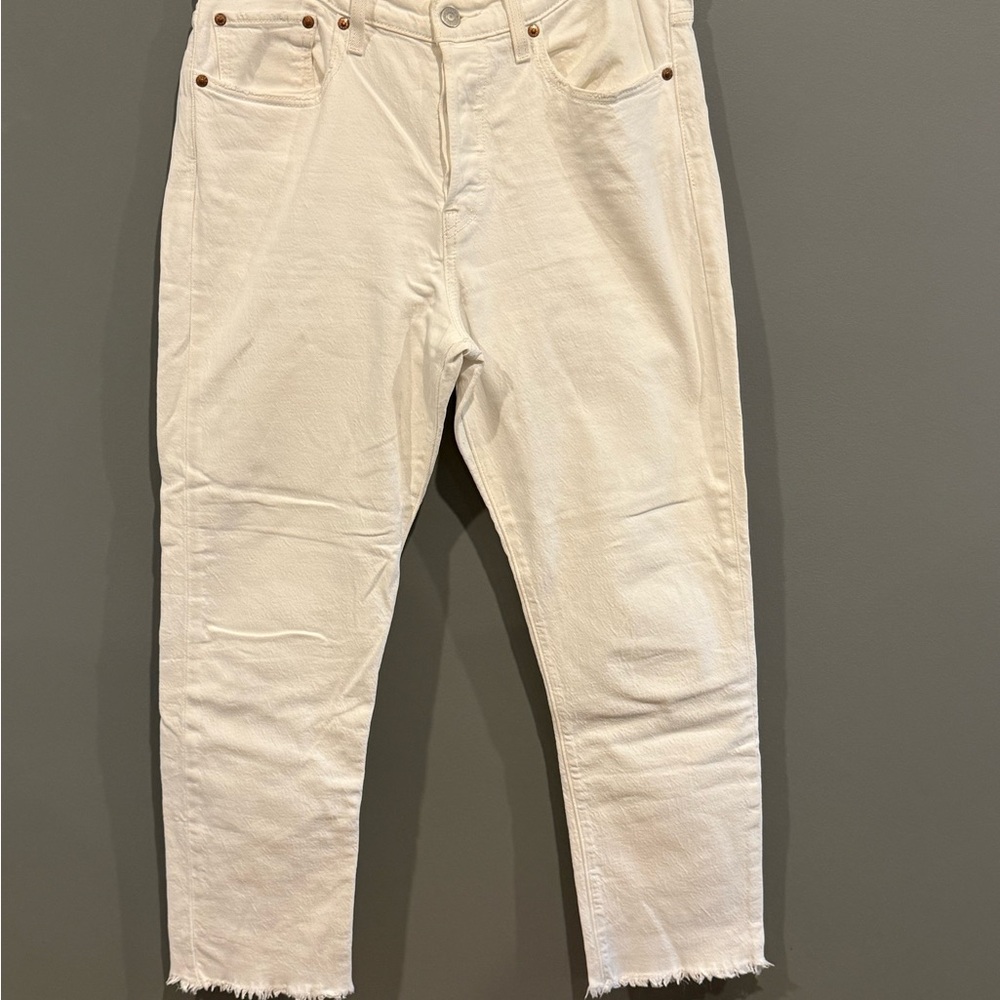*GENTLY WORN* Levi's Size 31 Wedgie Straight Leg White Jeans